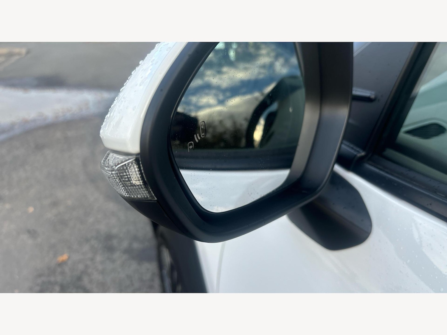 Used Toyota Yaris Cross 2024 for sale - 76528063: Photo 27