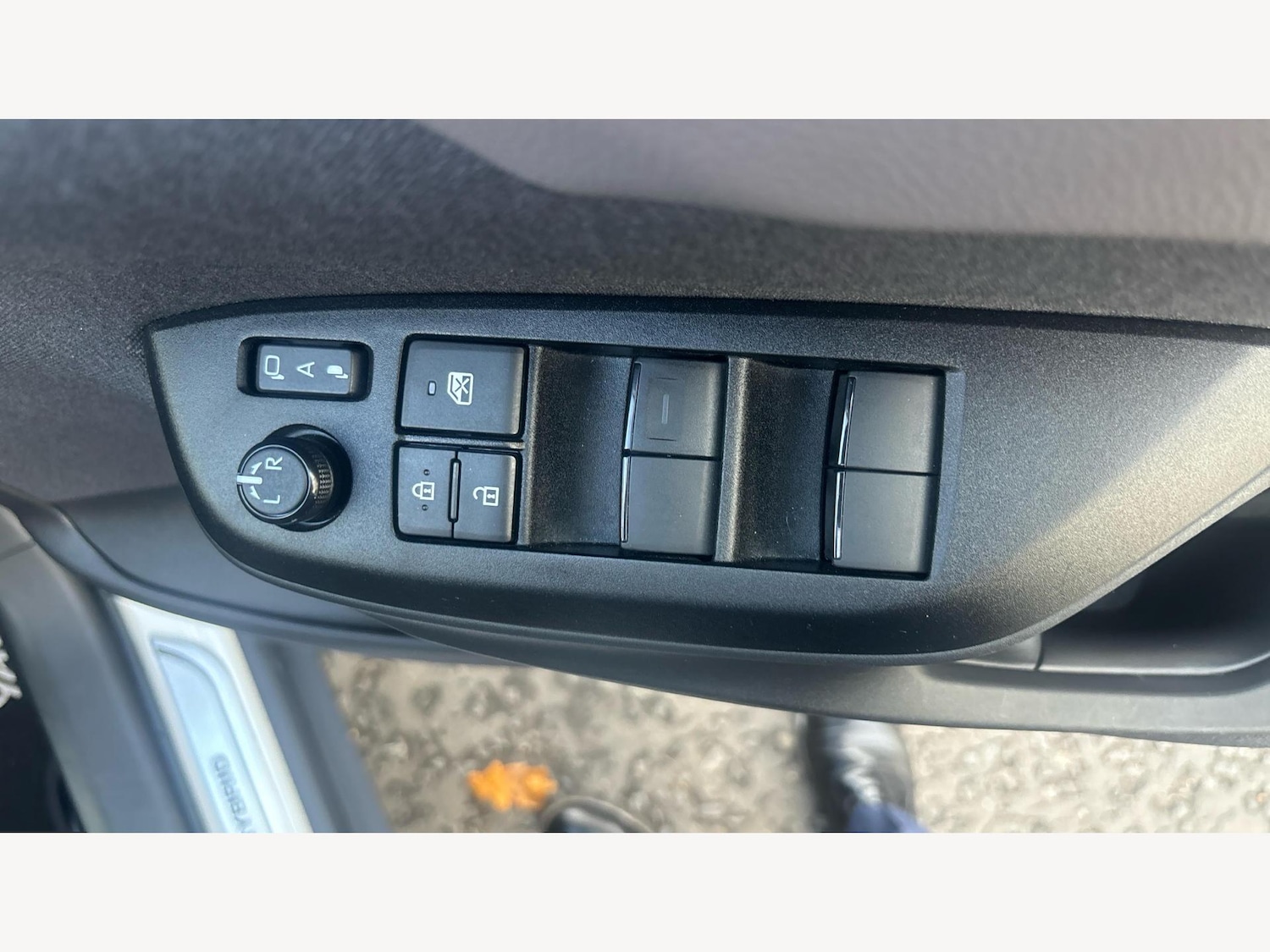 Used Toyota Yaris Cross 2024 for sale - 76528063: Photo 32