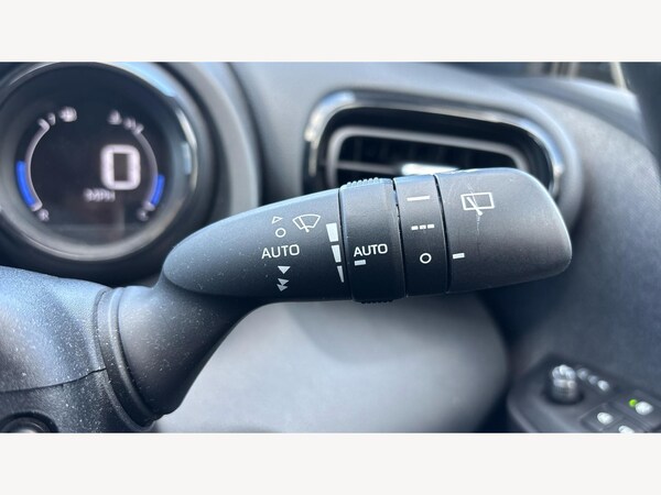 Used Toyota Yaris 2021 for sale - 76158993: Photo 24