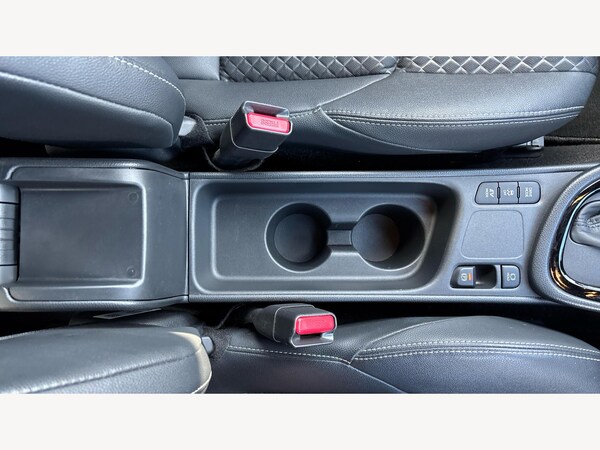 Used Toyota Yaris 2021 for sale - 76158993: Photo 35