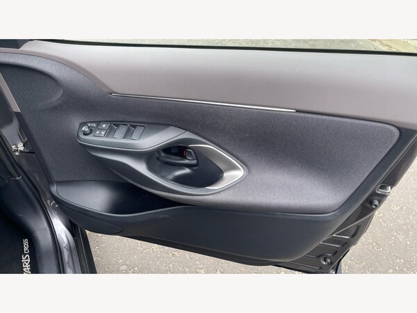 Used Toyota Yaris Cross 2022 for sale - 76214576: Photo 24
