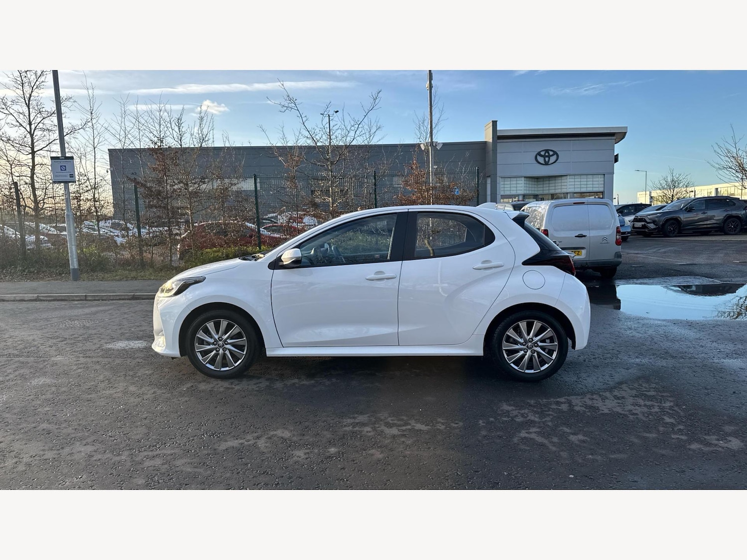 Used Toyota Yaris 2023 for sale - 77524605: Photo 19