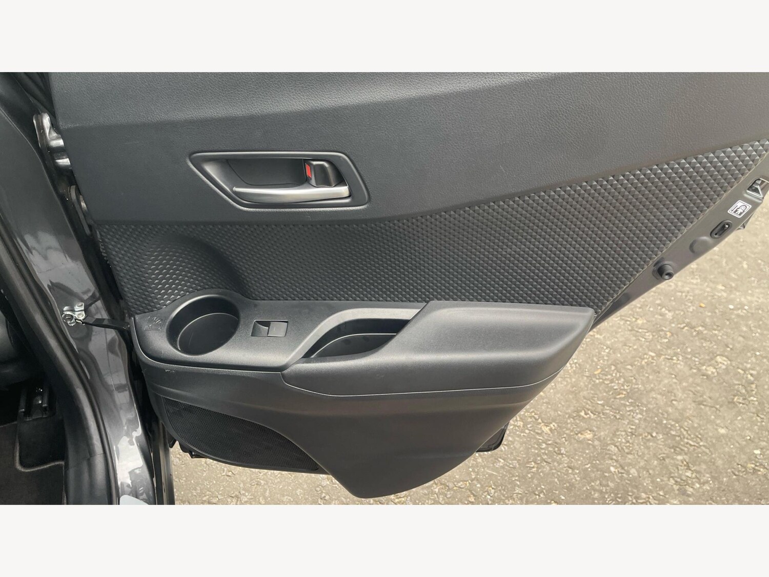 Used Toyota C-HR 2023 for sale - 76485098: Photo 27