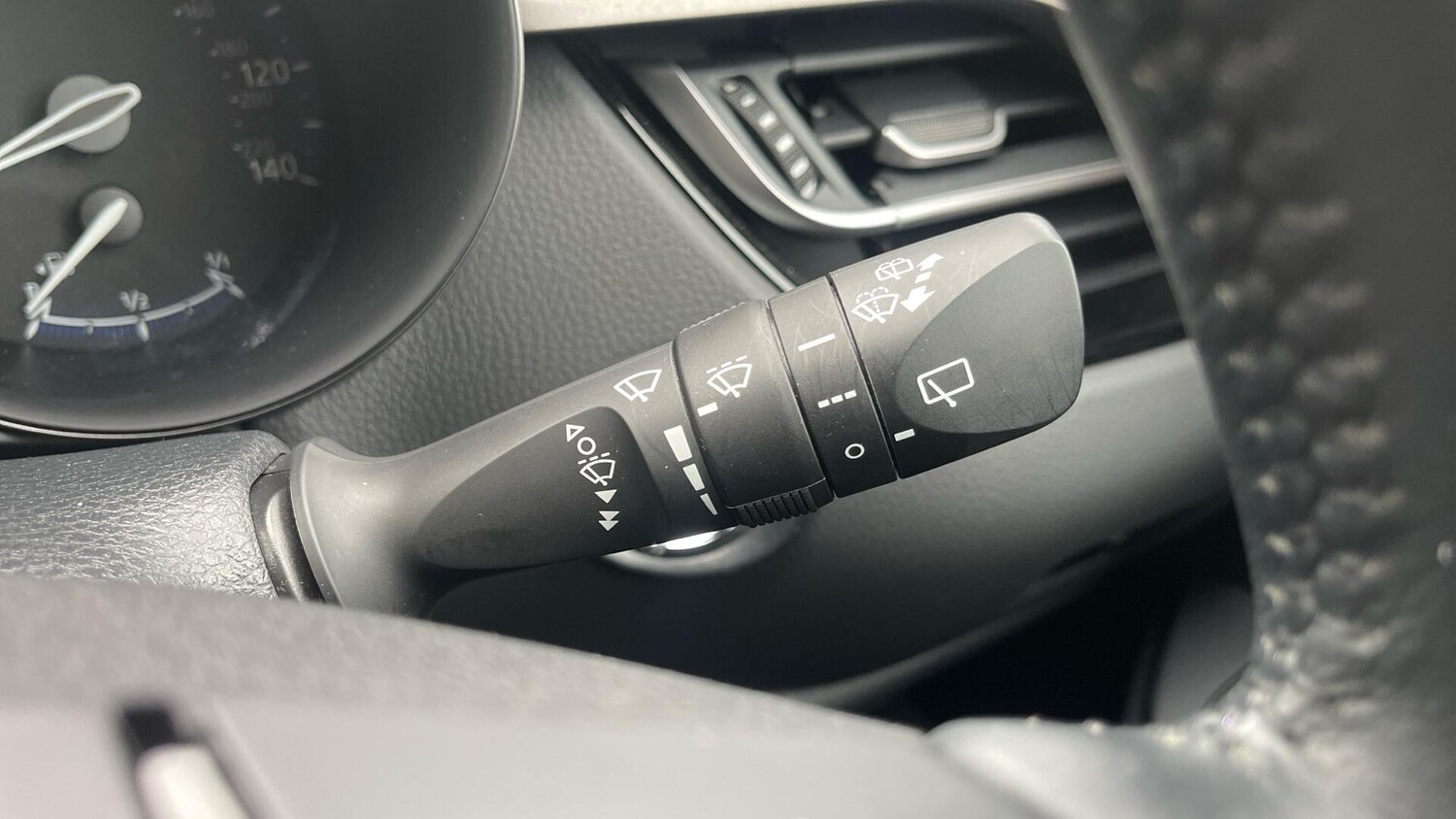 Used Toyota C-HR 2023 for sale - 76485098: Photo 33