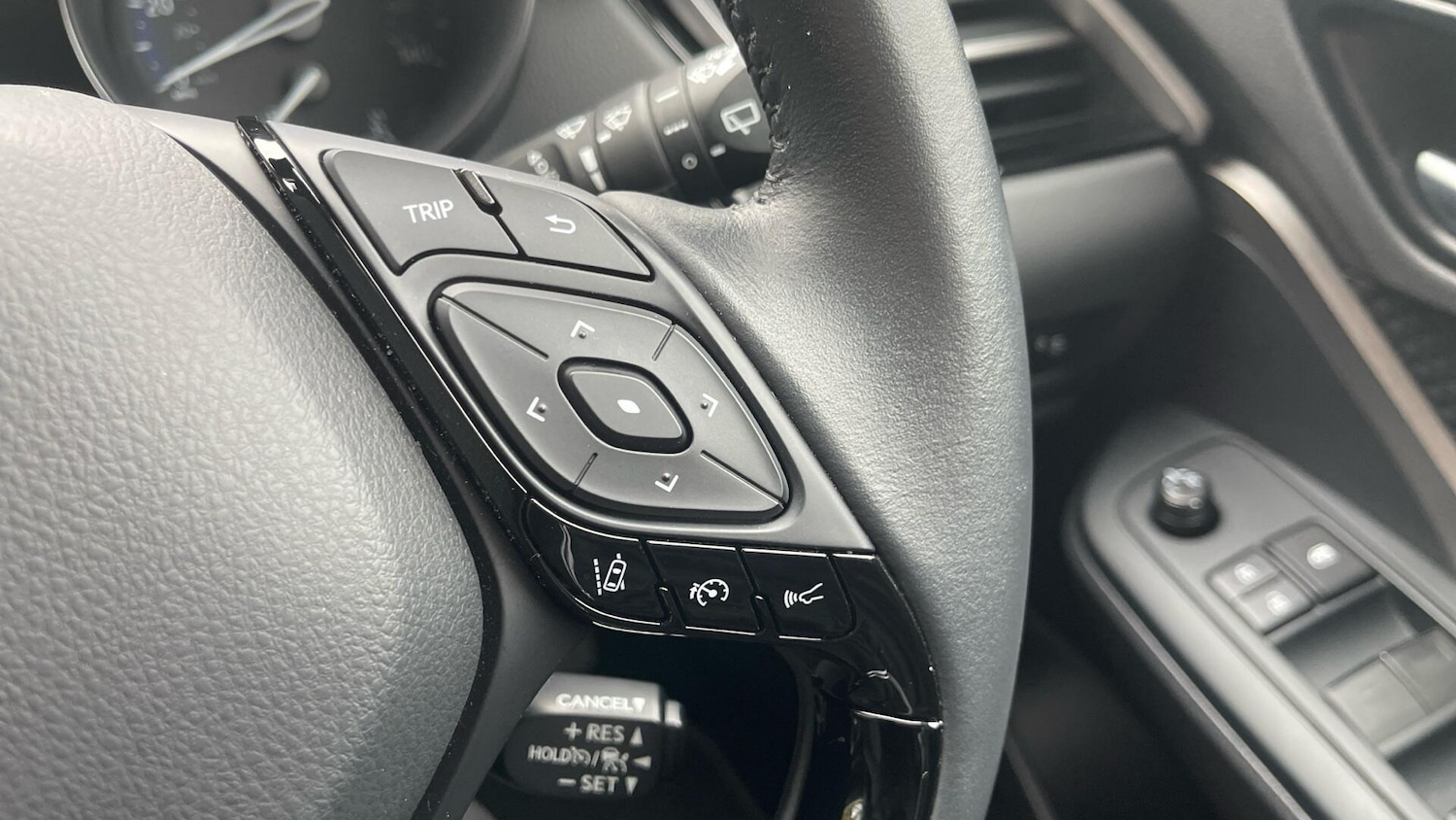 Used Toyota C-HR 2023 for sale - 76485098: Photo 34