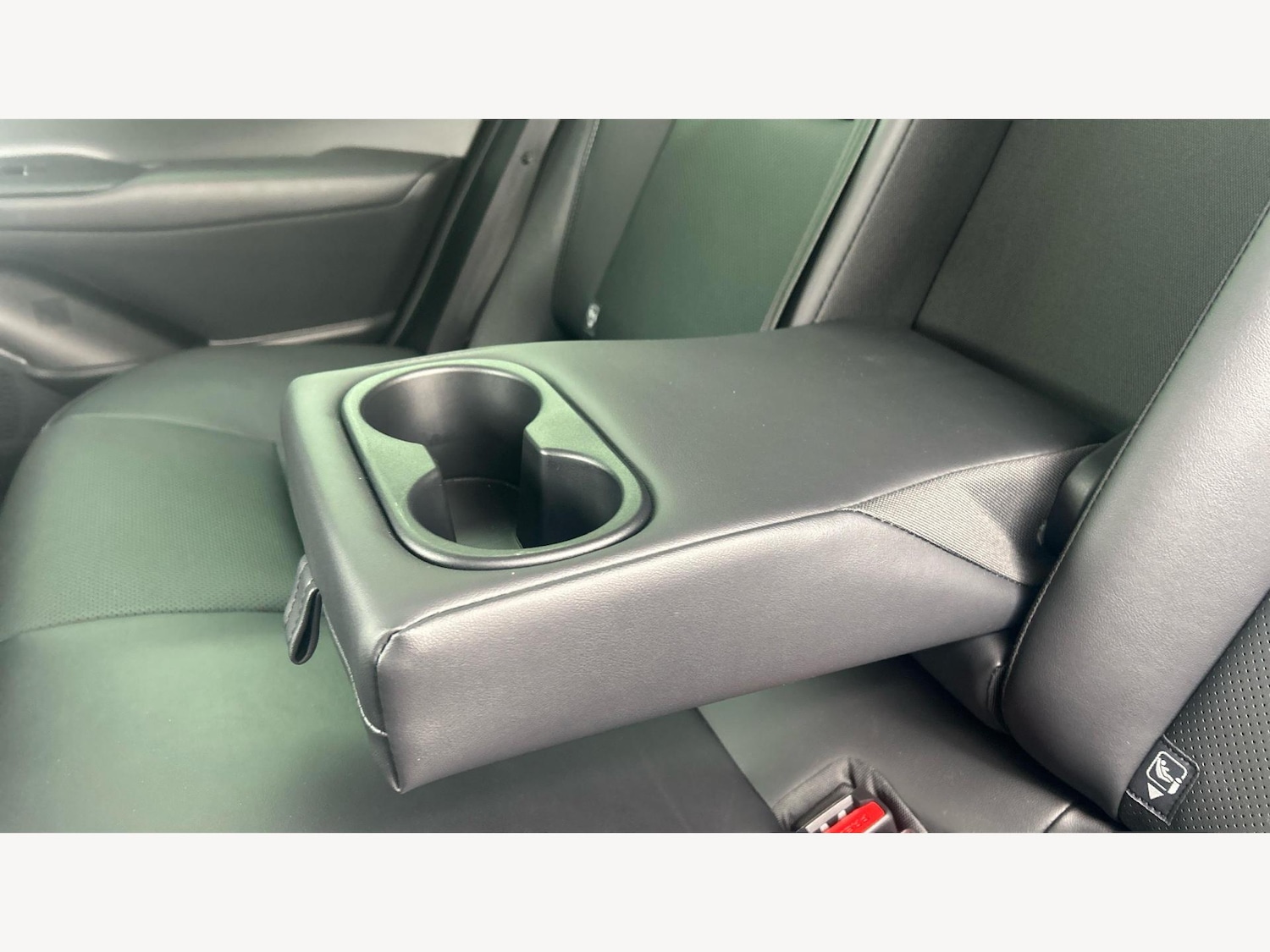 Used Toyota Prius 2024 for sale - 76440755: Photo 32