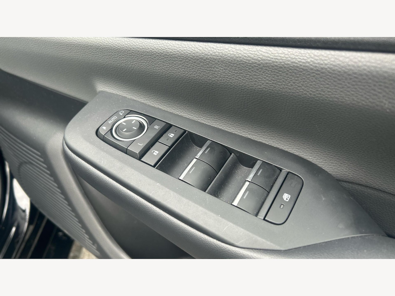 Used Toyota Prius 2024 for sale - 76440755: Photo 35