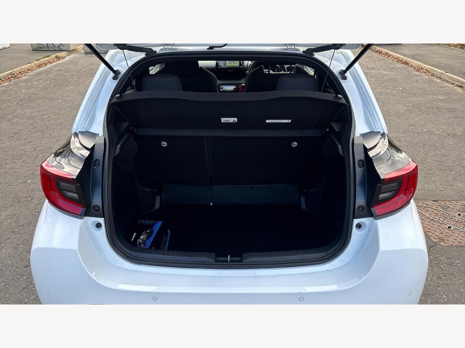 Used Toyota Yaris 2023 for sale - 76607490: Photo 16