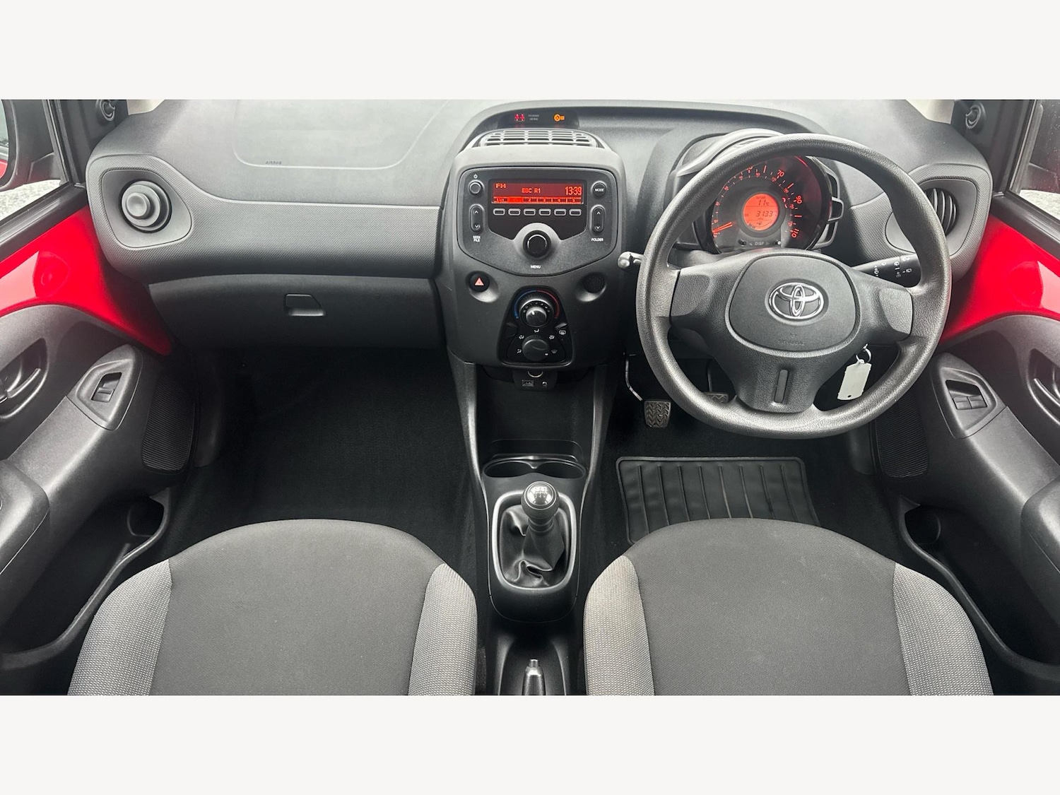 Used Toyota AYGO 2018 for sale - 76550411: Photo 31