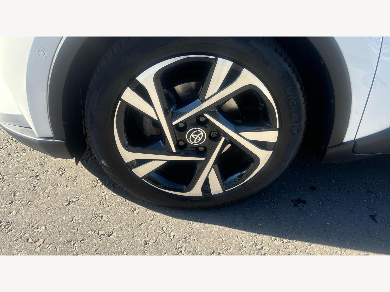 Used Toyota C-HR 2023 for sale - 76512057: Photo 28