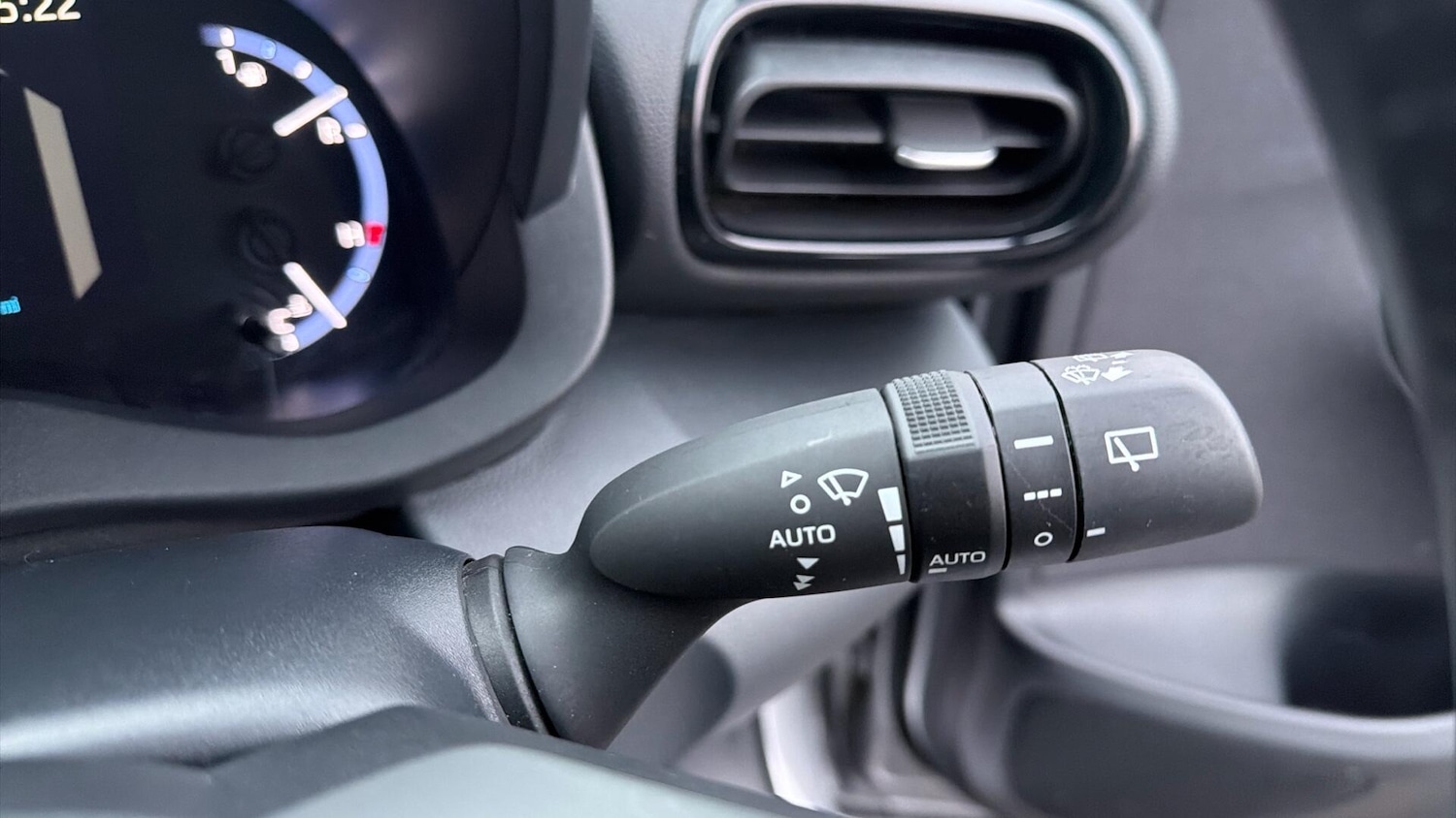 Used Toyota Yaris Cross 2022 for sale - 77267004: Photo 32