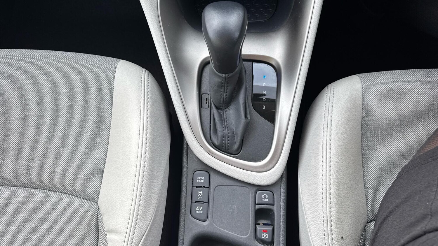 Used Toyota Yaris 2023 for sale - 77411171: Photo 33