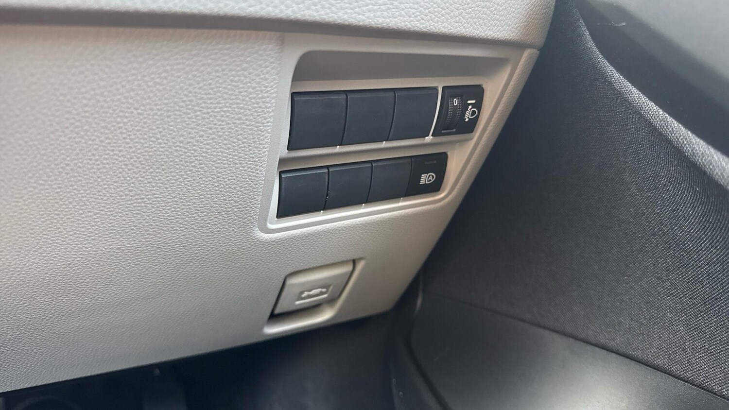 Used Toyota Yaris 2023 for sale - 77411171: Photo 36