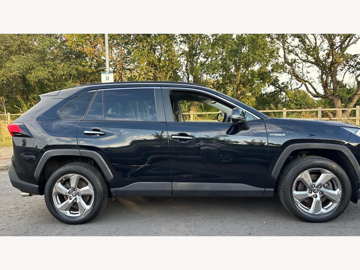 Used Toyota RAV4 2019 for sale - 76632862: Photo 18