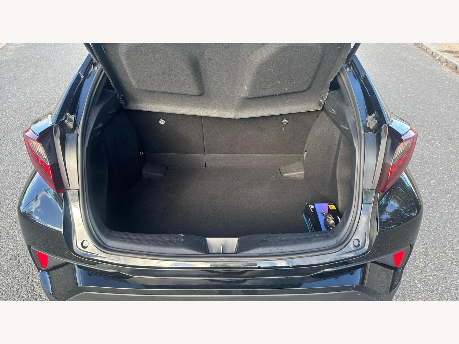 Used Toyota C-HR 2023 for sale - 76409486: Photo 16