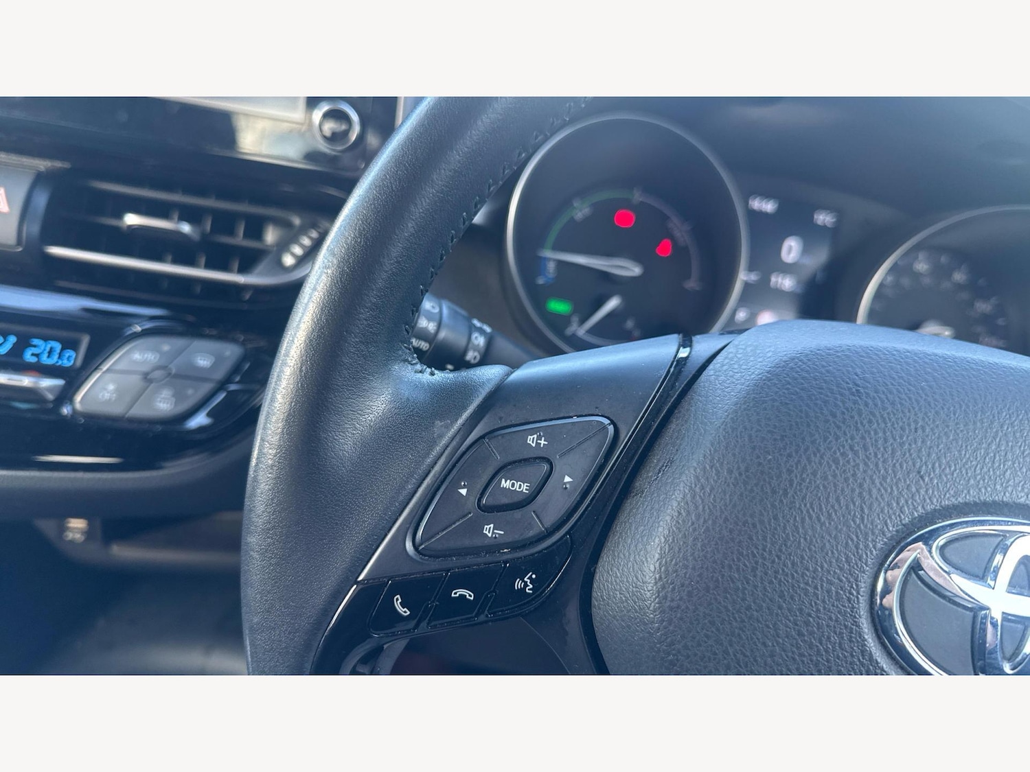 Used Toyota C-HR 2023 for sale - 76409486: Photo 23