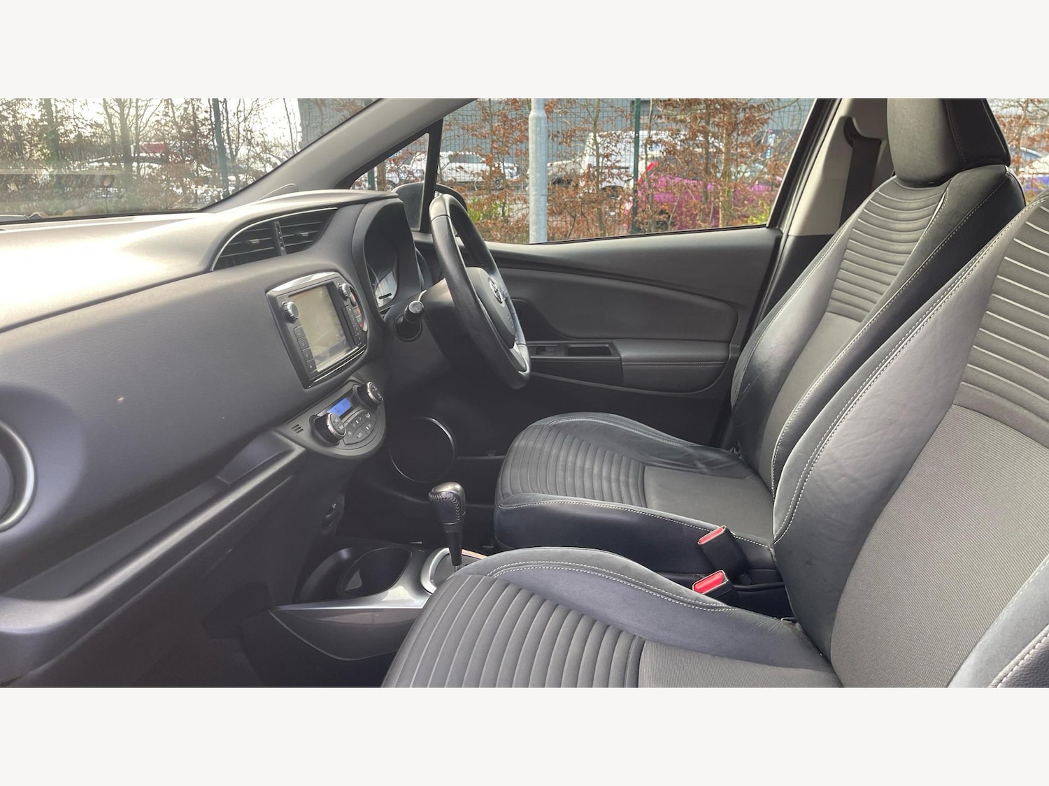 Used Toyota Yaris 2015 for sale - 77387522: Photo 12