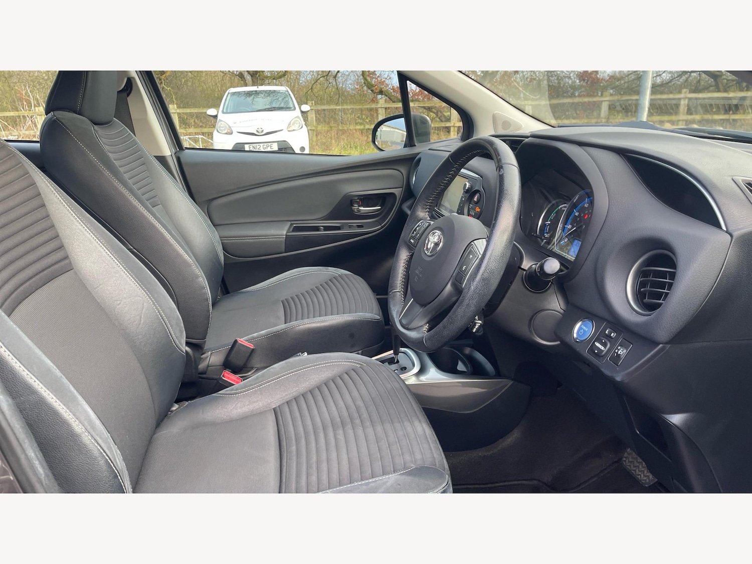 Used Toyota Yaris 2015 for sale - 77387522: Photo 13