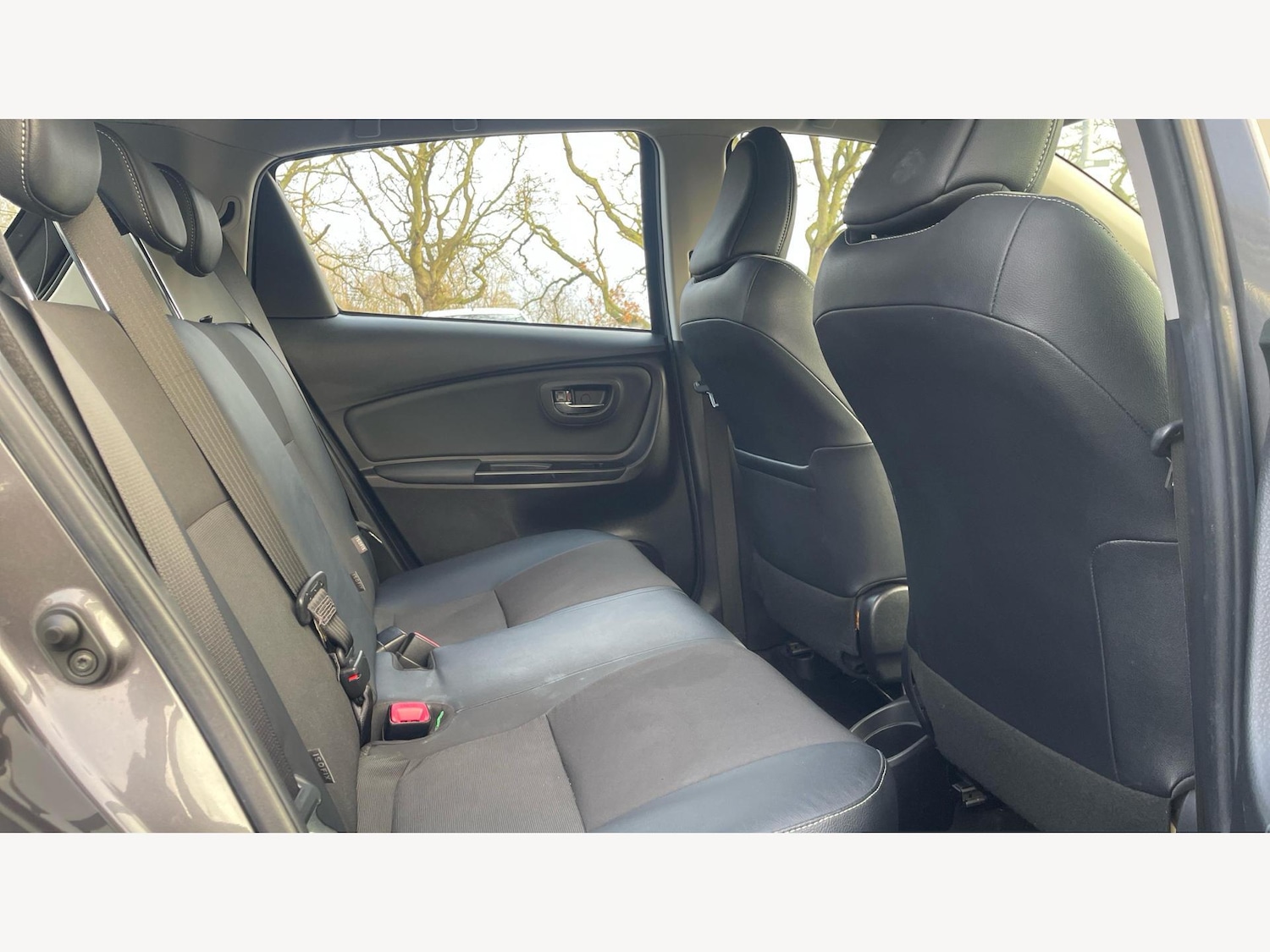 Used Toyota Yaris 2015 for sale - 77387522: Photo 14