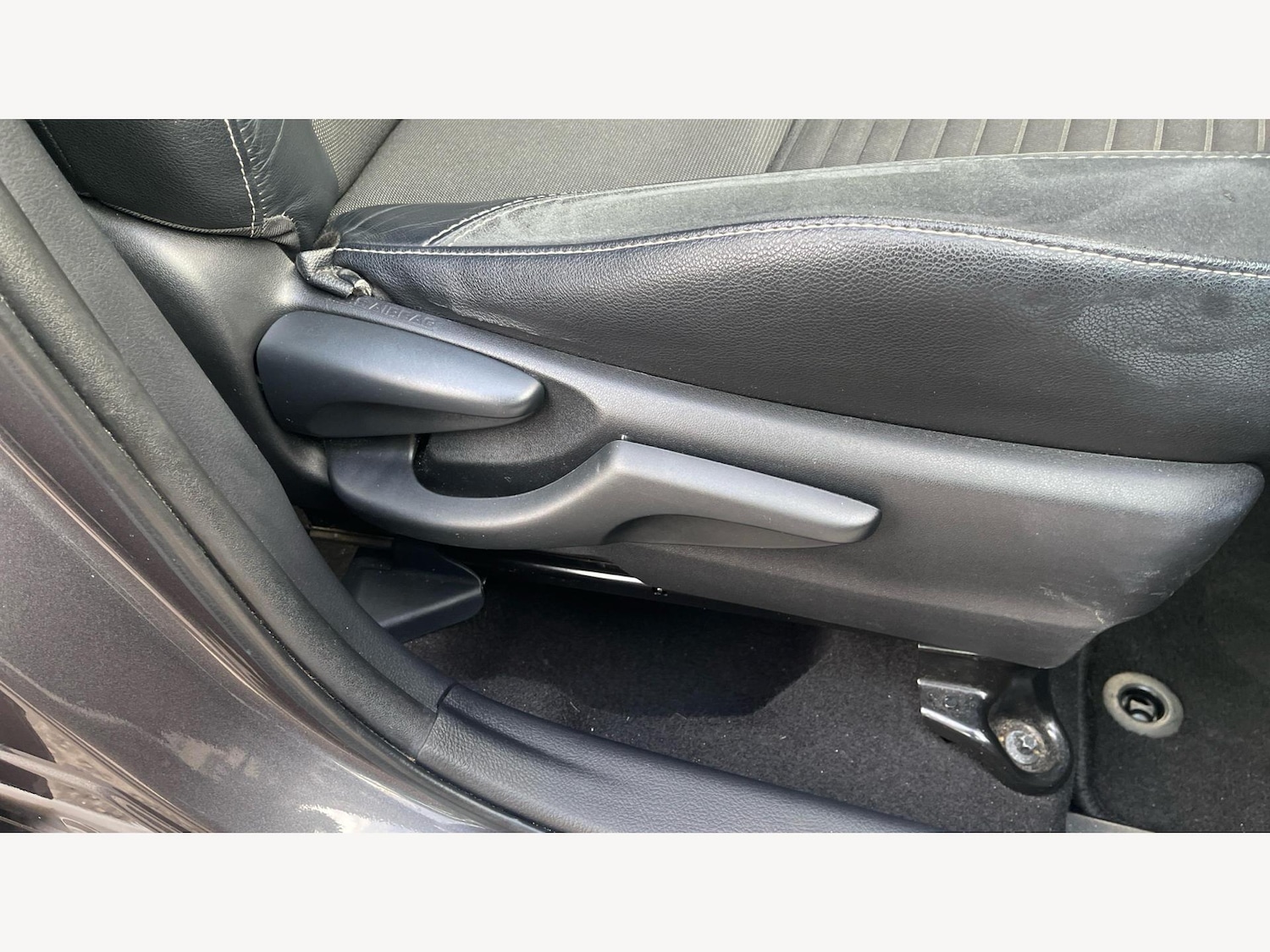 Used Toyota Yaris 2015 for sale - 77387522: Photo 30