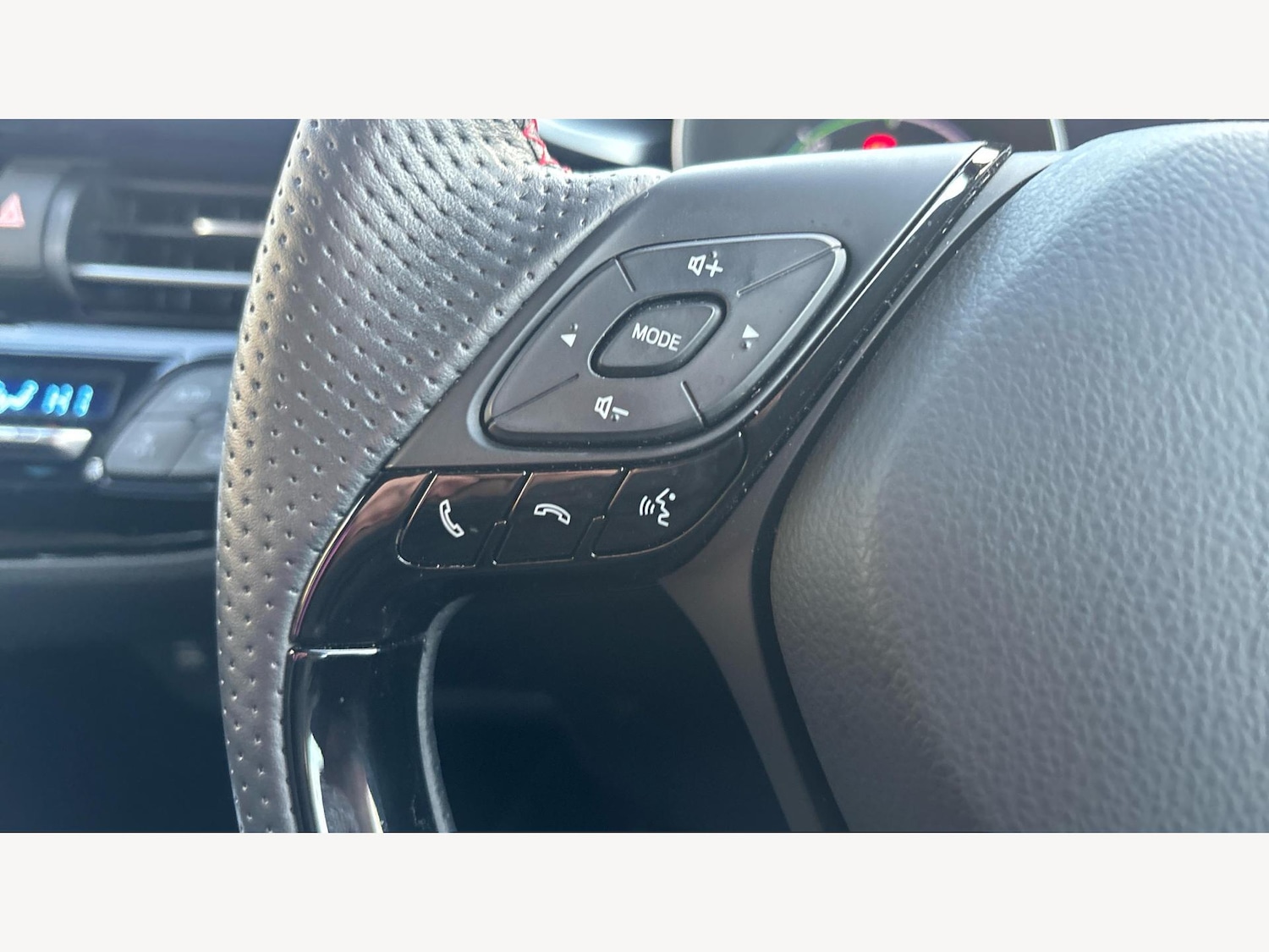 Used Toyota C-HR 2023 for sale - 76689740: Photo 31