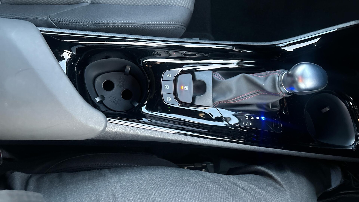 Used Toyota C-HR 2023 for sale - 76689740: Photo 34