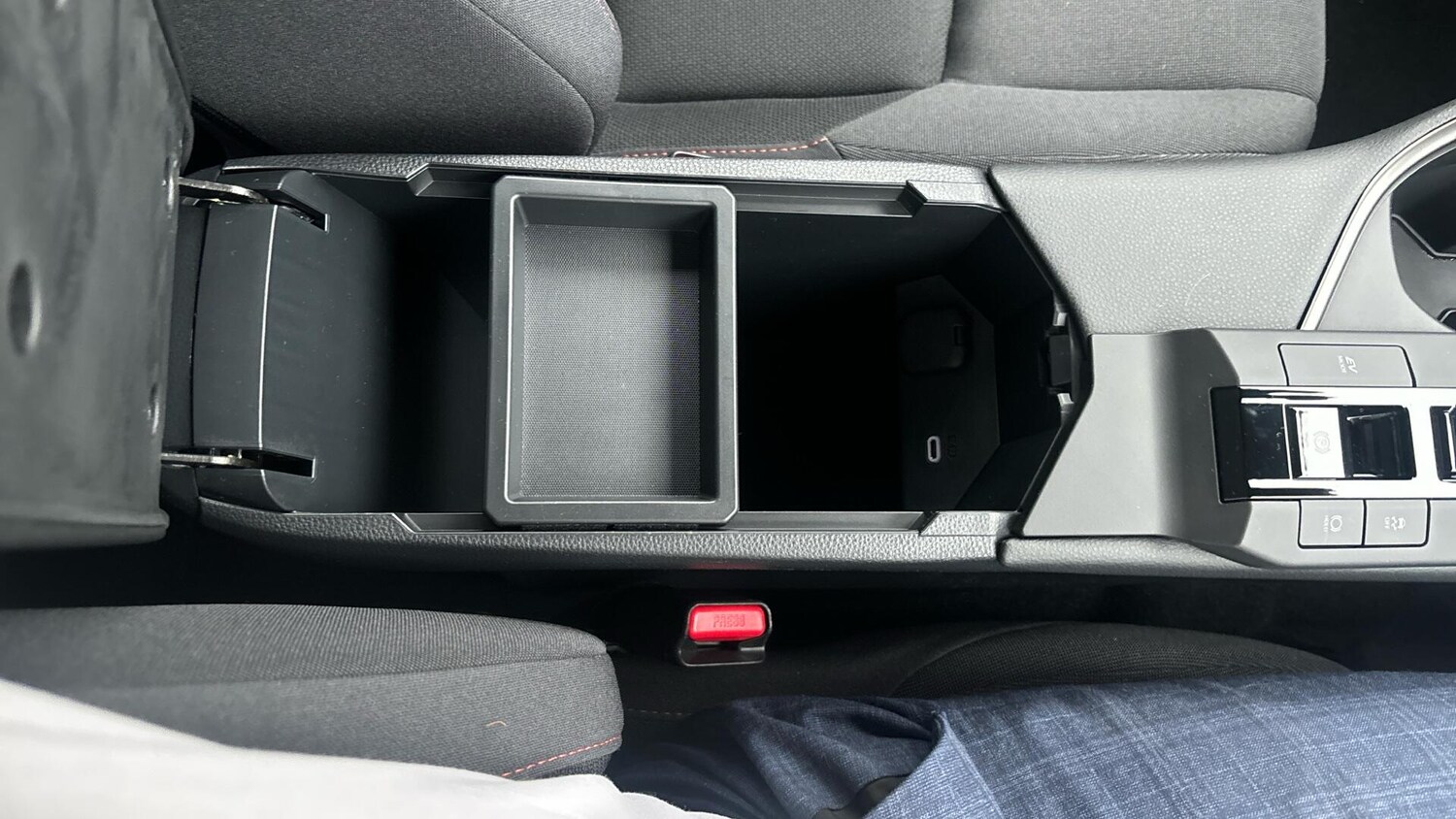 Used Toyota C-HR 2025 for sale - 77216172: Photo 39