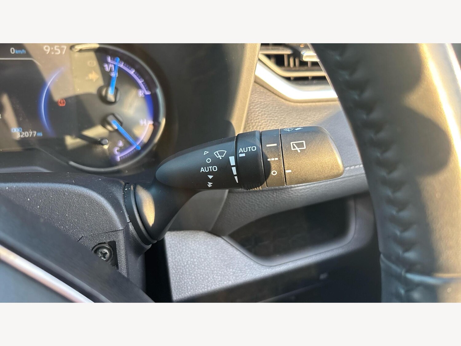 Used Toyota RAV4 2020 for sale - 76935958: Photo 31