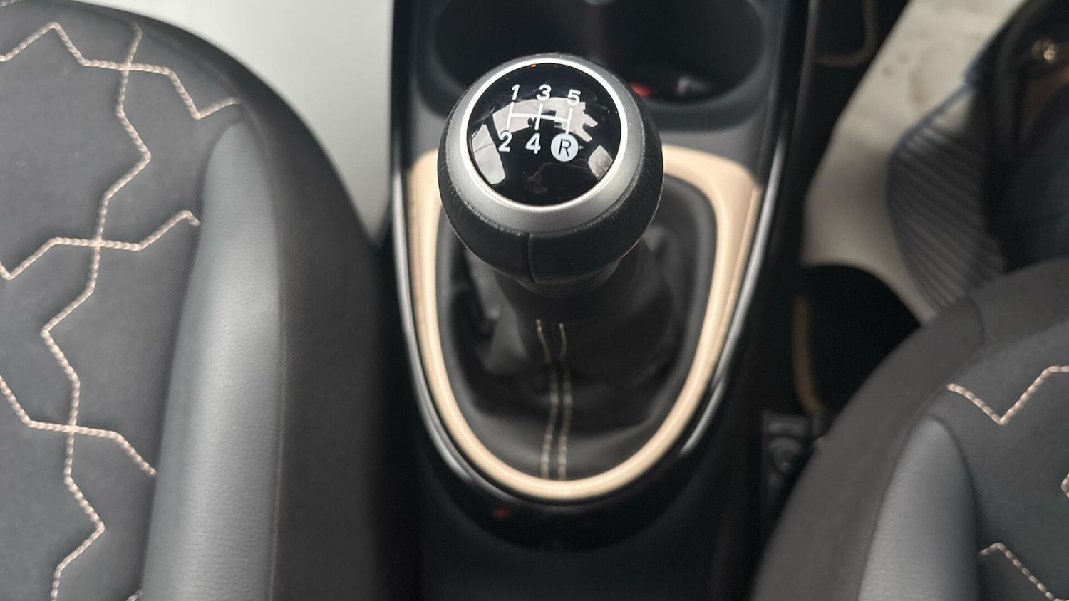 Used Toyota Aygo X 2022 for sale - 76780777: Photo 37