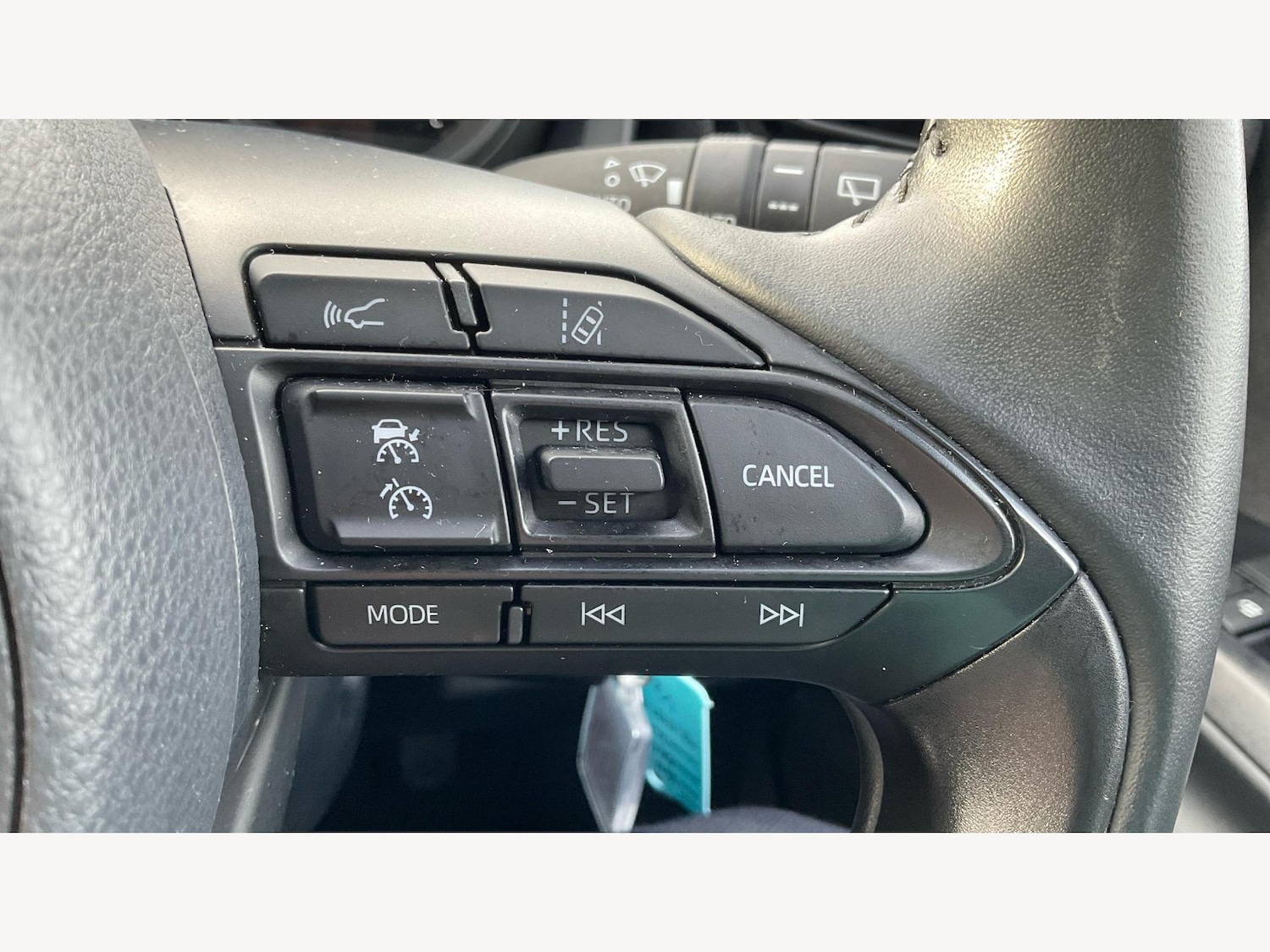 Used Toyota Yaris 2022 for sale - 76701015: Photo 32