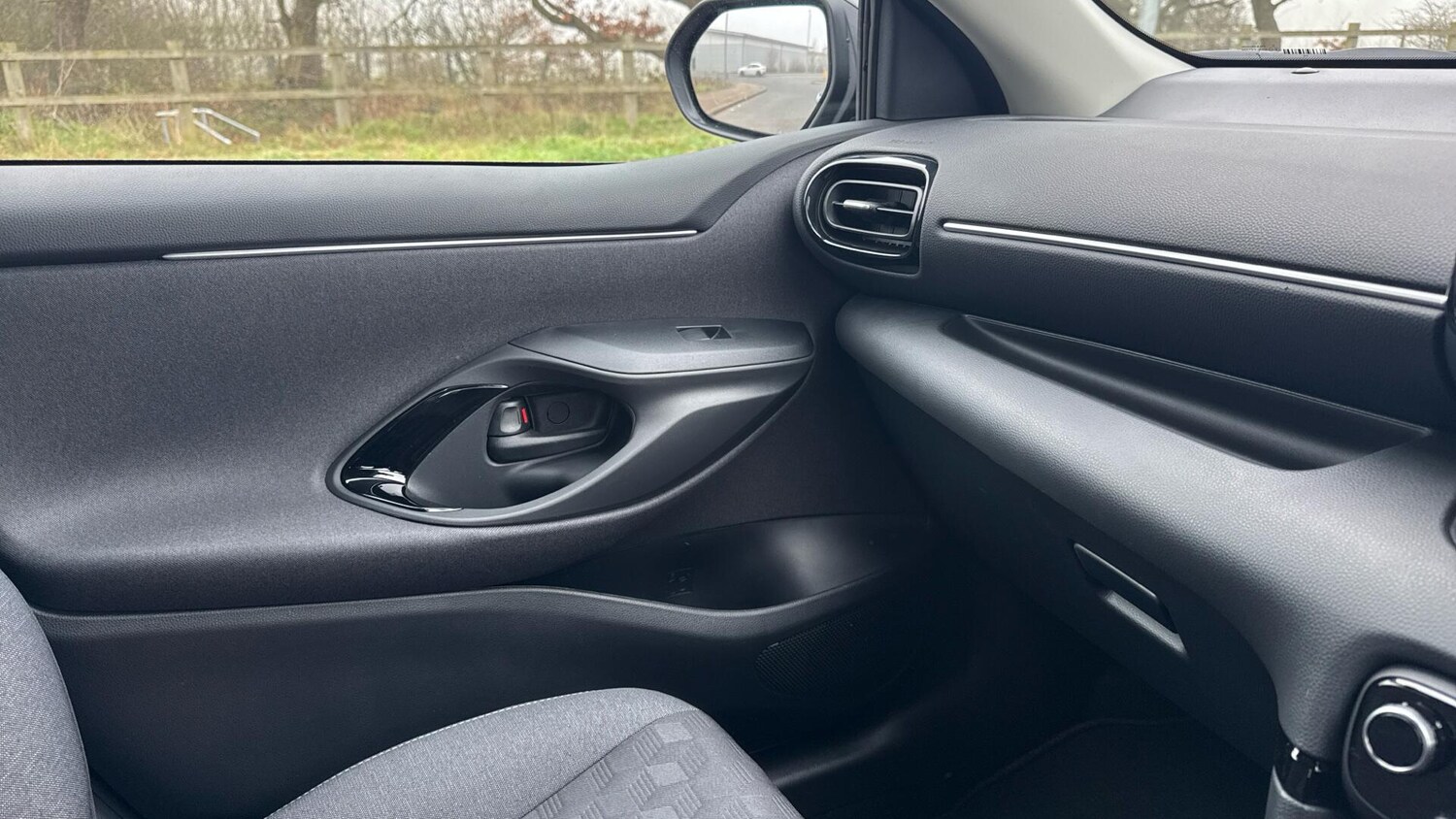 Used Toyota Yaris for sale - 77892460: Photo 34