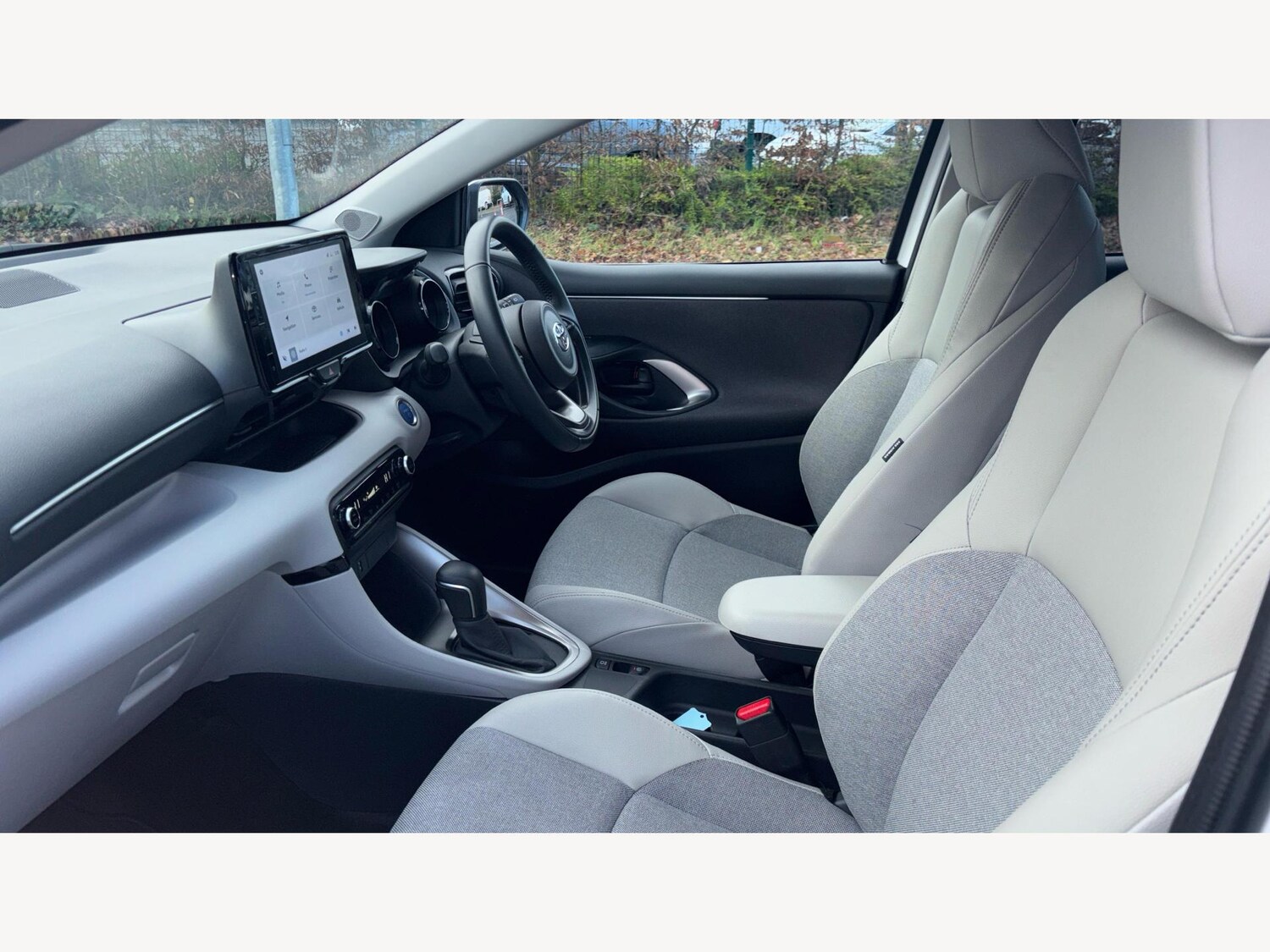 Used Toyota Yaris 2022 for sale - 76886122: Photo 12