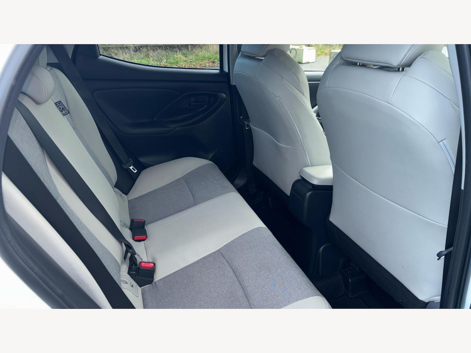 Used Toyota Yaris 2022 for sale - 76886122: Photo 14