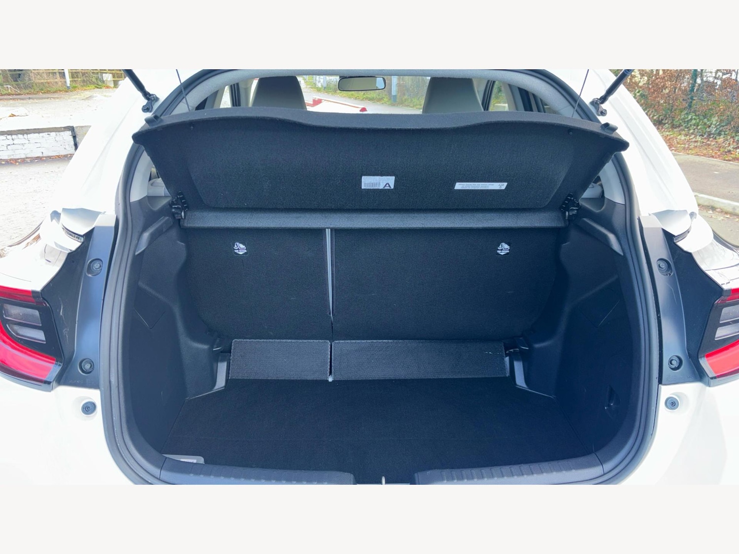 Used Toyota Yaris 2022 for sale - 76886122: Photo 16