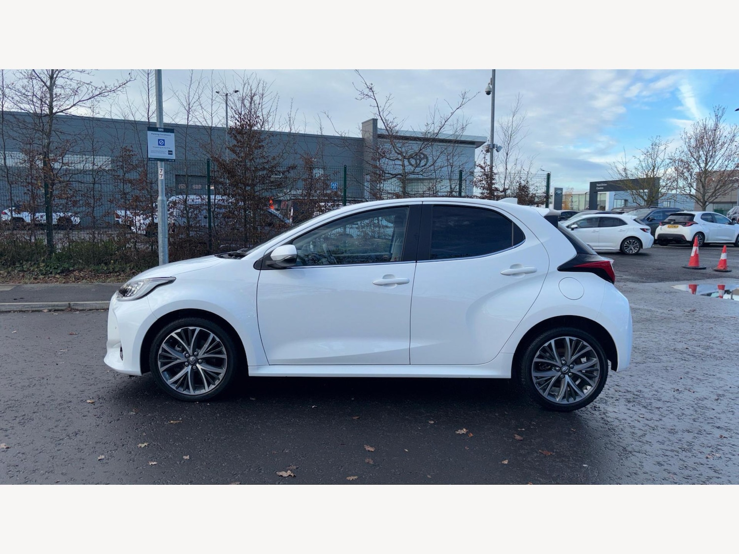 Used Toyota Yaris 2022 for sale - 76886122: Photo 19