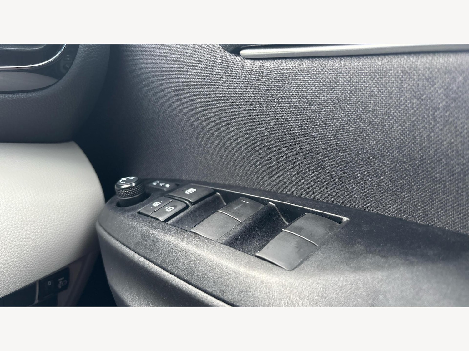 Used Toyota Yaris 2022 for sale - 76886122: Photo 26