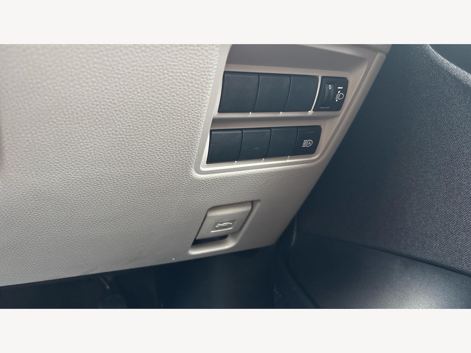 Used Toyota Yaris 2022 for sale - 76886122: Photo 27