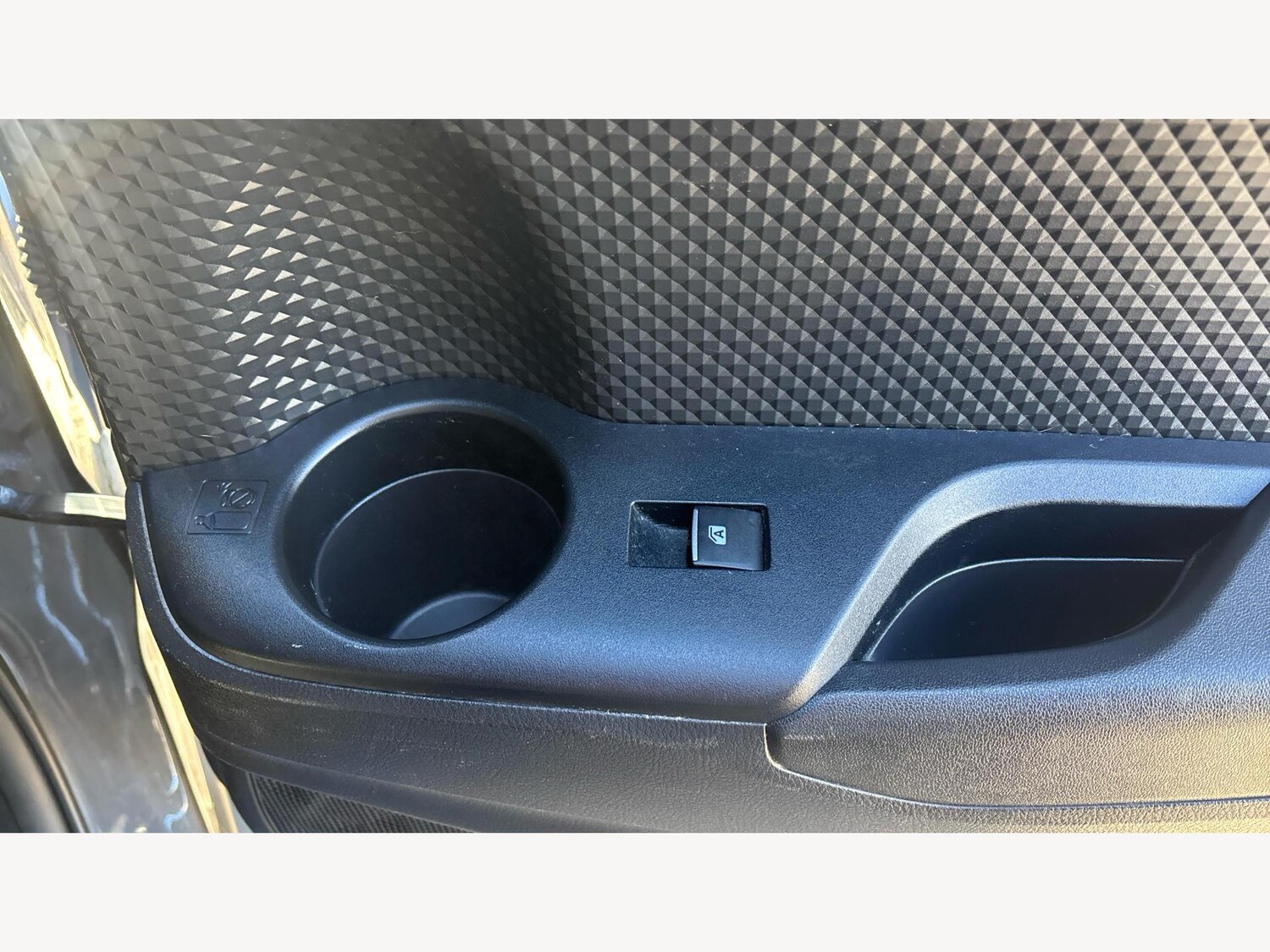 Used Toyota C-HR 2019 for sale - 76388722: Photo 30