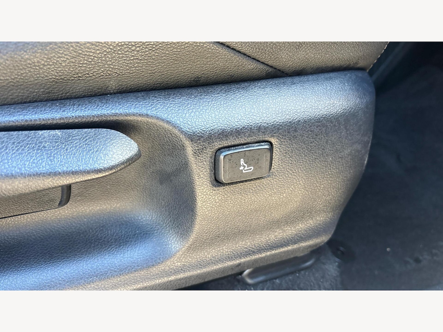 Used Toyota C-HR 2019 for sale - 76388722: Photo 31