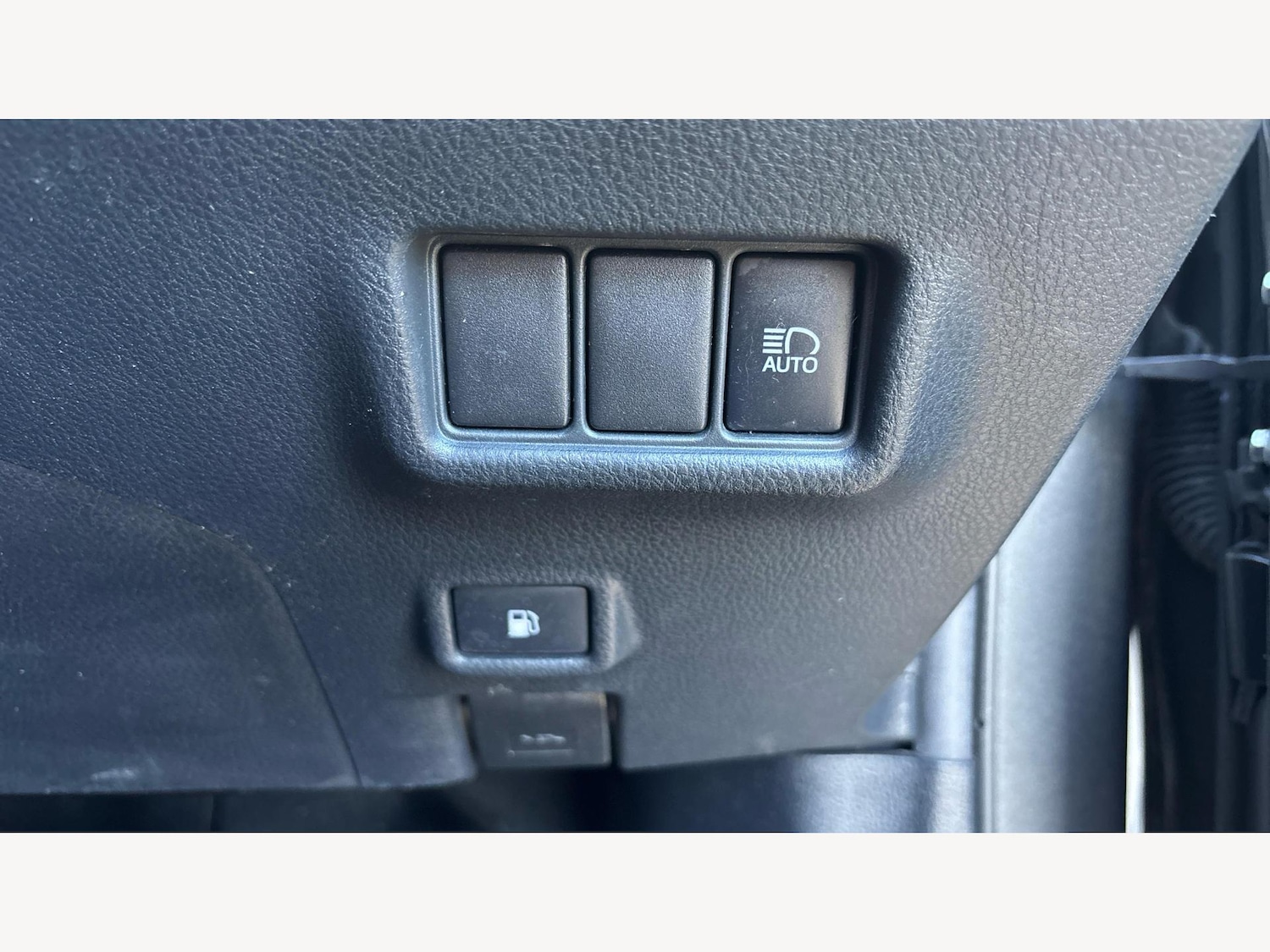 Used Toyota C-HR 2019 for sale - 76388722: Photo 34