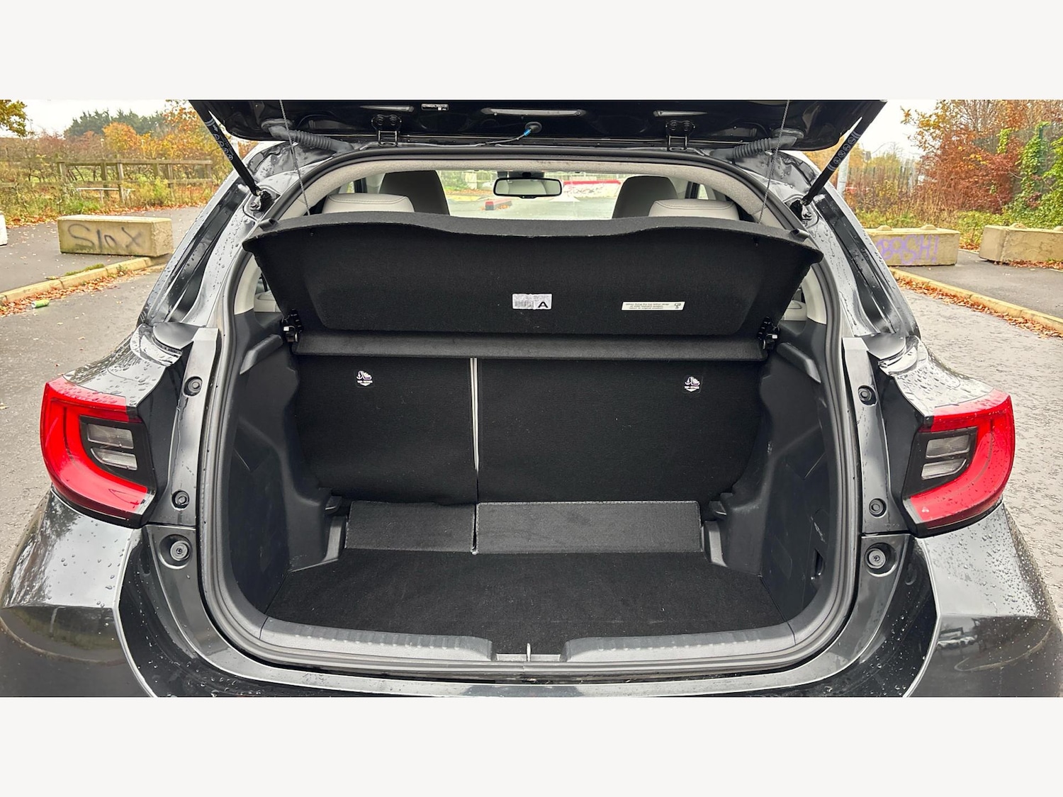 Used Toyota Yaris for sale - 77599077: Photo 16