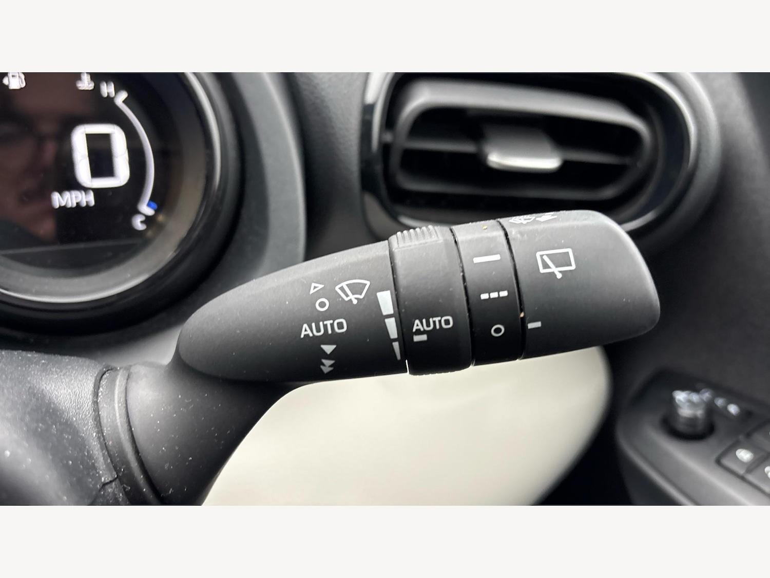 Used Toyota Yaris for sale - 77599077: Photo 24