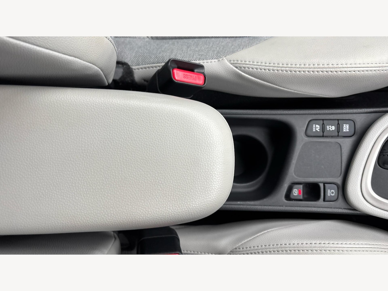 Used Toyota Yaris for sale - 77599077: Photo 31