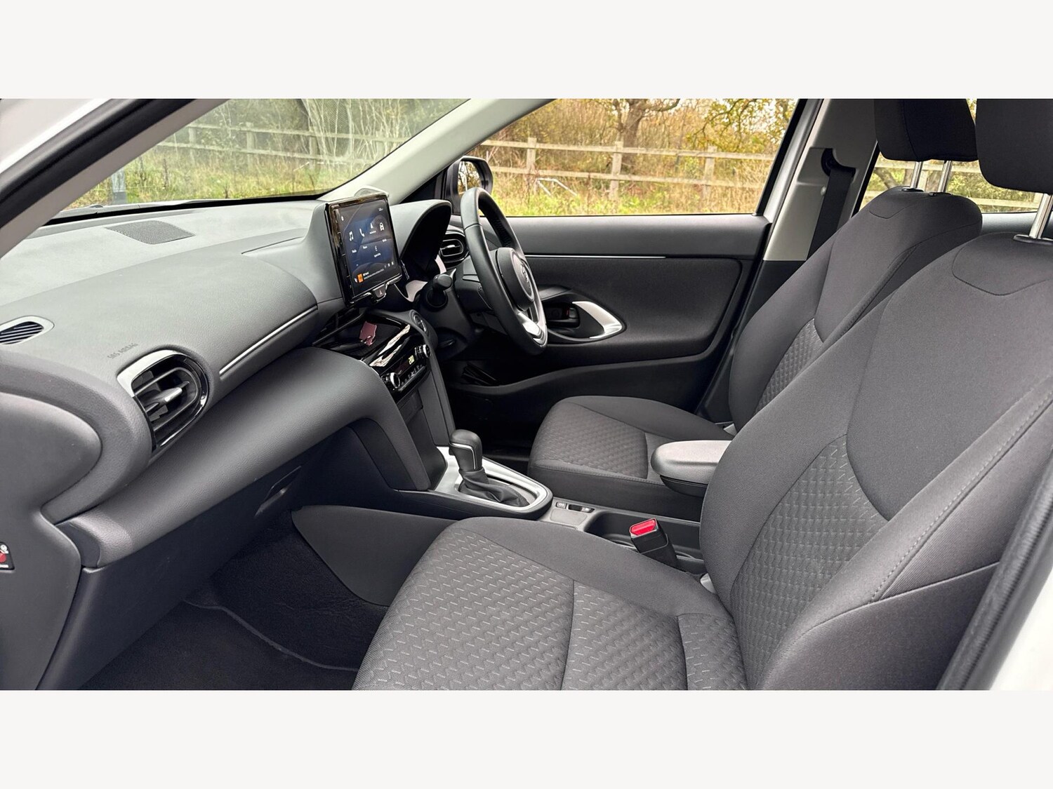 Used Toyota Yaris Cross 2024 for sale - 77523957: Photo 12