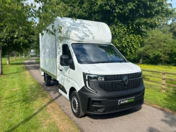 2024 (25) - New Renault Master Luton with Tail Lift 2025 Advance