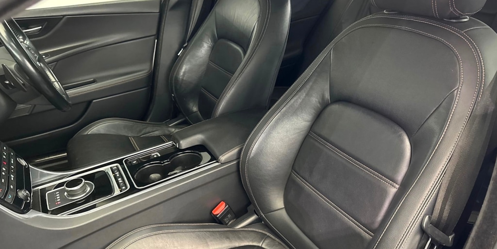 Used Jaguar XE 2017 for sale - 76640623: Photo 10