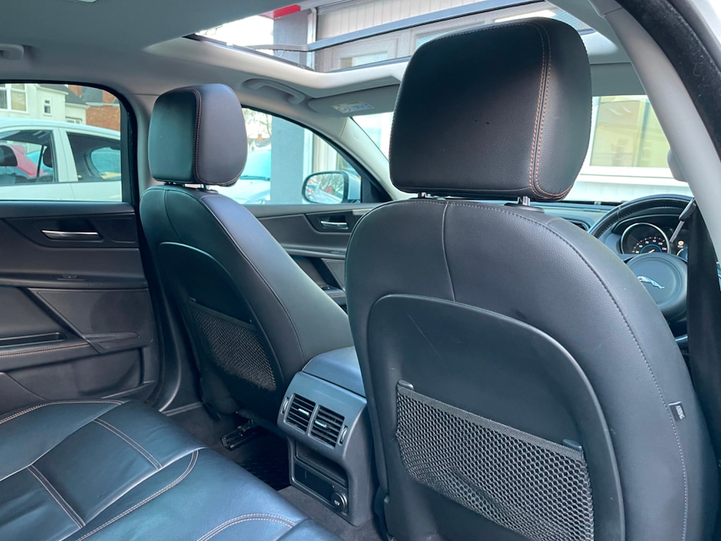 Used Jaguar XE 2017 for sale - 76640623: Photo 16