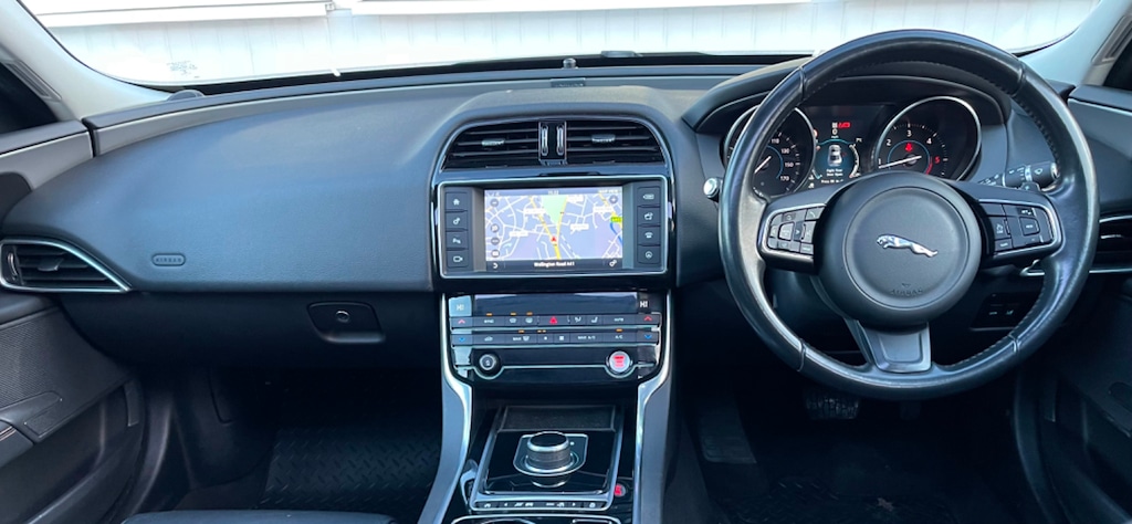 Used Jaguar XE 2017 for sale - 76640623: Photo 17