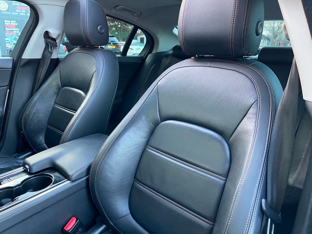 Used Jaguar XE 2017 for sale - 76640623: Photo 20