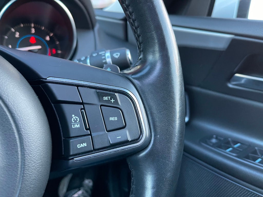 Used Jaguar XE 2017 for sale - 76640623: Photo 22